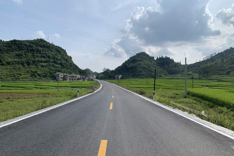靖西市祿峒至孟麻公路。