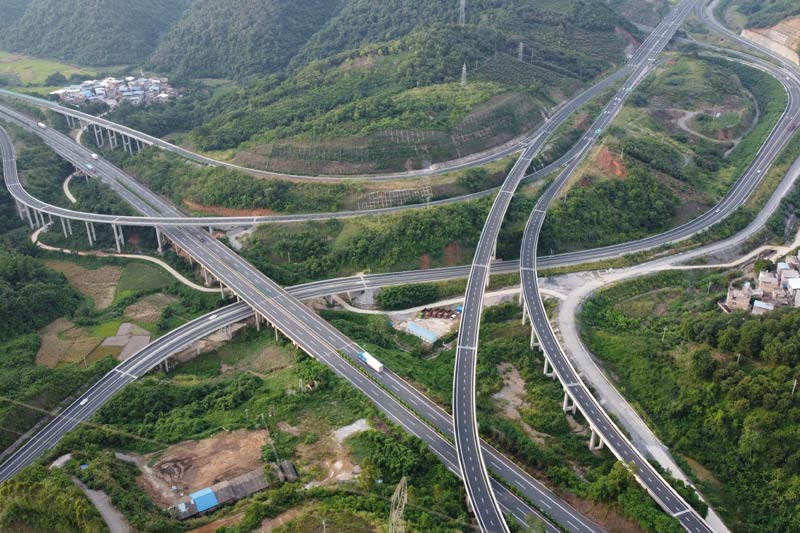 河池至百色高速公路。