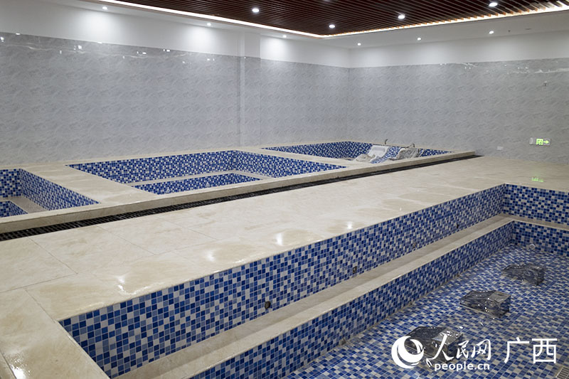 場館內(nèi)配套了多個可供運(yùn)動員康養(yǎng)休息的場地。人民網(wǎng) 覃心攝
