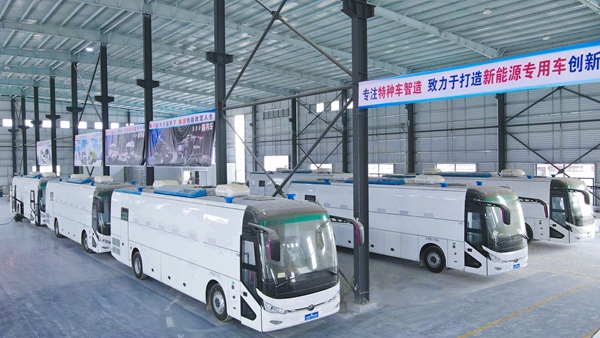 港北區(qū)新能源特種專用車生產(chǎn)基地車間。何廣應(yīng)攝.jpg