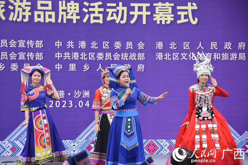 開幕式歌舞文藝表演。人民網(wǎng) 王功孝攝