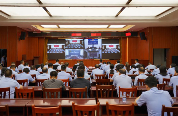 7月8日，龍州縣公安機關(guān)召開夏季治安打擊整治行動工作推進會，部署下一階段工作。束佳攝