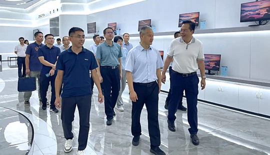 自治區(qū)園區(qū)辦調(diào)研組在南寧市開(kāi)展產(chǎn)業(yè)園區(qū)調(diào)研