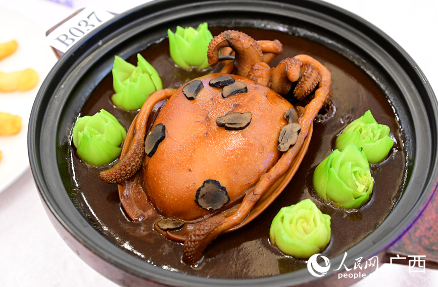 黑松露大墨魚(yú)。人民網(wǎng) 雷琦竣攝