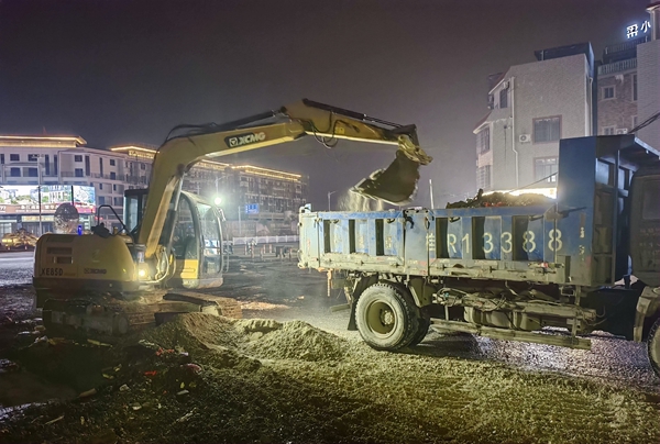 江南大道橫嶺路口施工現(xiàn)場。港南區(qū)融媒體中心供圖